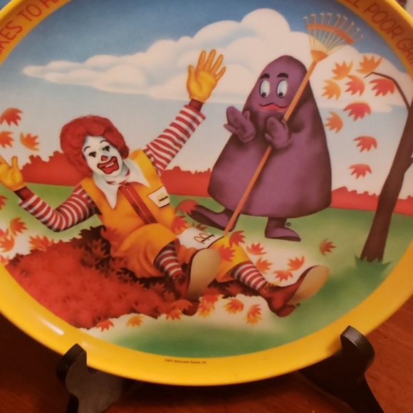 McDonald Plates 1977 10" Set of 5 - Picture 2 of 5